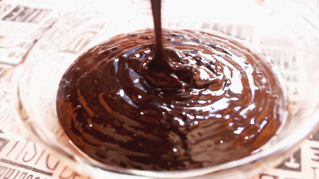5252 2 كريمة الشوكولاته لتزيين الكيك - اصنعى احلى كريمة شيكولاته في البيت هديل كرم